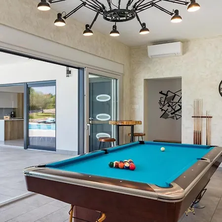 Villa Isabel - Luxury Retreat In Roccafinadamo, 6 Bdr With Pool Appartamento Arsita